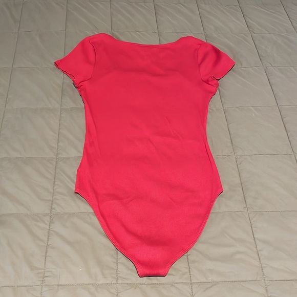 Express short-sleeve bodysuit - Picture 6 of 10